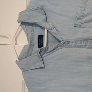 Untuckit Short Sleeve Chambray Top